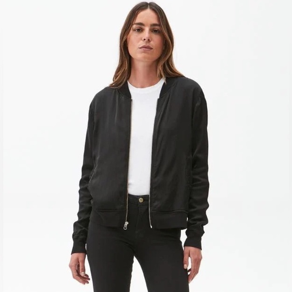 Michael Stars Cash Bomber Washed Satin Black Zip Front Jacket DST38 EUC Size XS